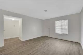 Photo #5: 2387580 Listing 