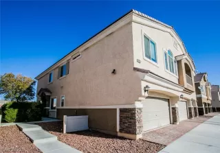 Photo #1: 2387583 Listing 