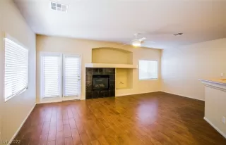 Photo #5: 2387583 Listing 