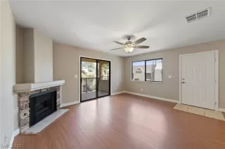 Photo #5: 2387591 Listing 