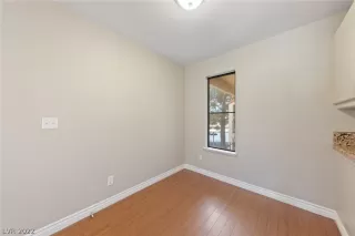 Photo #6: 2387591 Listing 