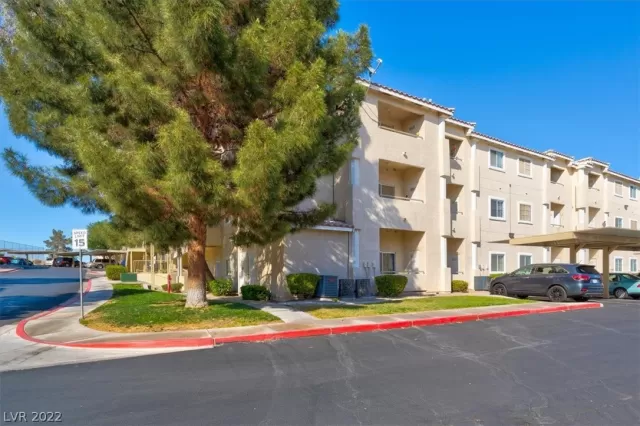 MLS: 2387631 Condo For Sale