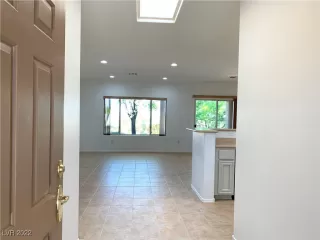 Photo #3: 2387659 Listing 