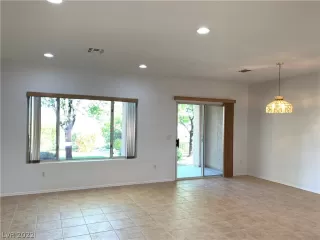Photo #4: 2387659 Listing 