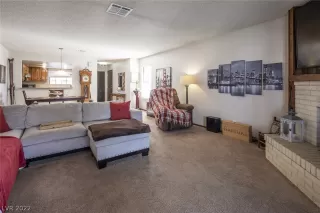 Photo #3: 2387661 Listing