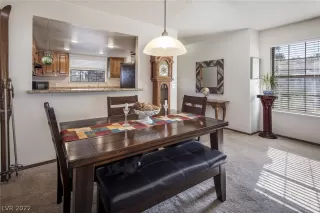 Photo #4: 2387661 Listing