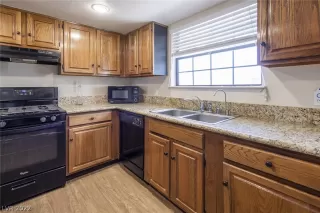 Photo #5: 2387661 Listing