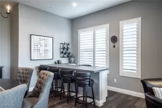 Photo #6: 2387691 Listing