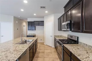 Photo #1: 2387702 Listing