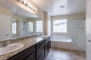 Photo #3: 2387702 Listing