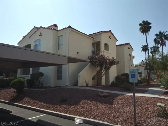 MLS: 2387714 Condo For Sale