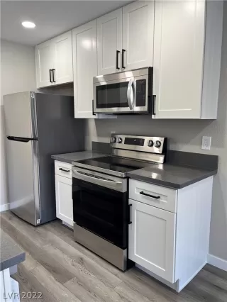 Photo #4: 2387732 Listing 