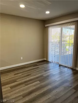 Photo #5: 2387732 Listing 