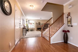 Photo #5: 2387736 Listing 