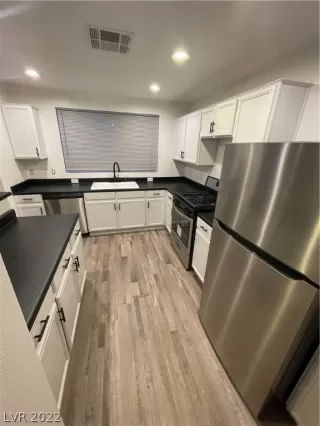 Photo #3: 2387744 Listing 