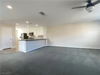 Photo #5: 2387770 Listing 