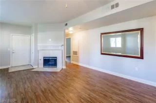 Photo #5: 2387779 Listing