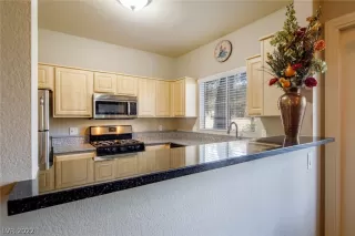 Photo #6: 2387779 Listing