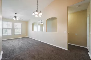 Photo #3: 2387786 Listing