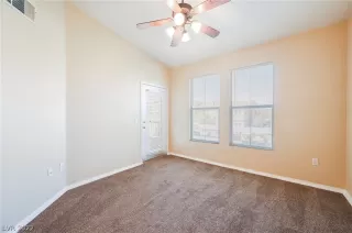 Photo #6: 2387786 Listing