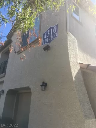 Photo #1: 2387796 Listing