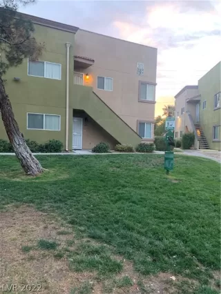 Photo #2: 2387833 Listing