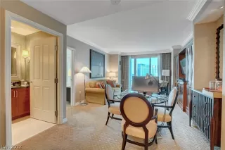 Photo #2: 2387843 Listing