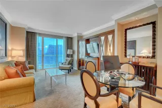 Photo #4: 2387843 Listing