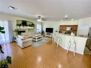 Photo #2: 2387863 Listing 