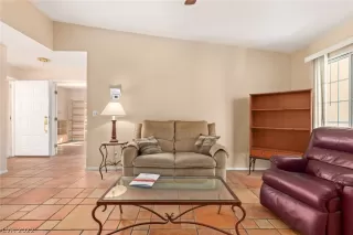 Photo #1: 2387883 Listing