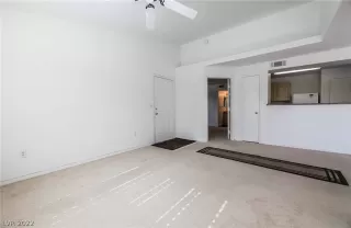 Photo #6: 2387886 Listing