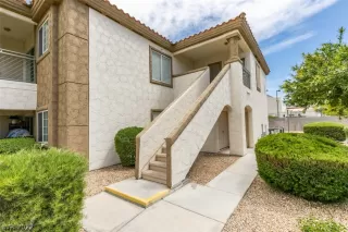 Photo #2: 2387892 Listing