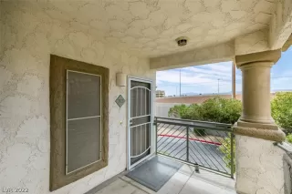 Photo #3: 2387892 Listing