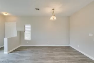 Photo #6: 2387892 Listing