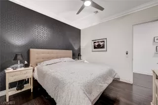 Photo #6: 2387894 Listing