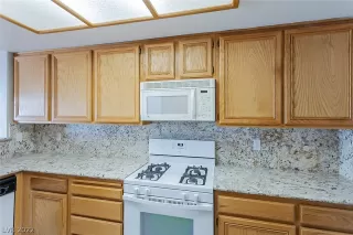 Photo #6: 2387913 Listing 