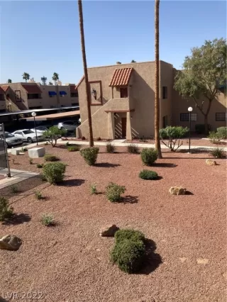 Photo #5: 2387927 Listing 