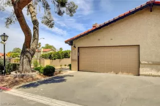 Photo #1: 2387937 Listing