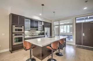 Photo #3: 2387940 Listing