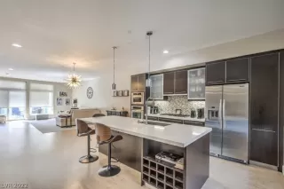 Photo #6: 2387940 Listing