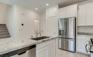 Photo #3: 2387975 Listing 