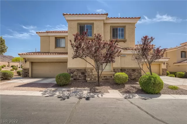 MLS: 2387989 Condo For Sale