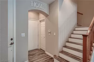 Photo #2: 2387989 Listing