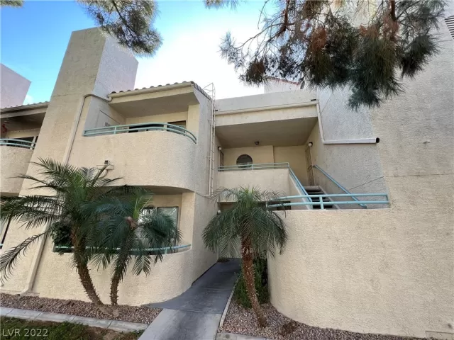 MLS: 2387994 Condo For Sale