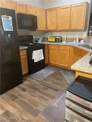 Photo #1: 2388015 Listing