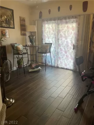 Photo #2: 2388015 Listing