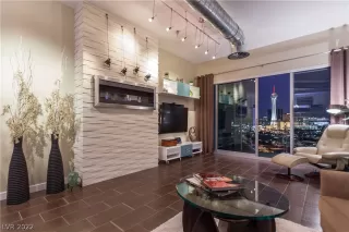 Photo #3: 2388030 Listing 