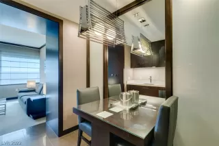 Photo #4: 2388045 Listing