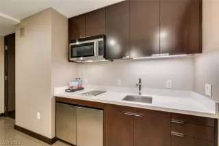 Photo #6: 2388045 Listing