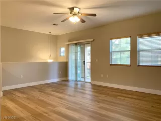 Photo #5: 2388077 Listing 